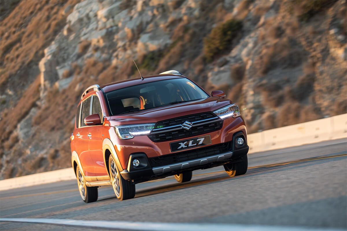 Hình ?nh Suzuki XL7 Hoàn Toàn M?i